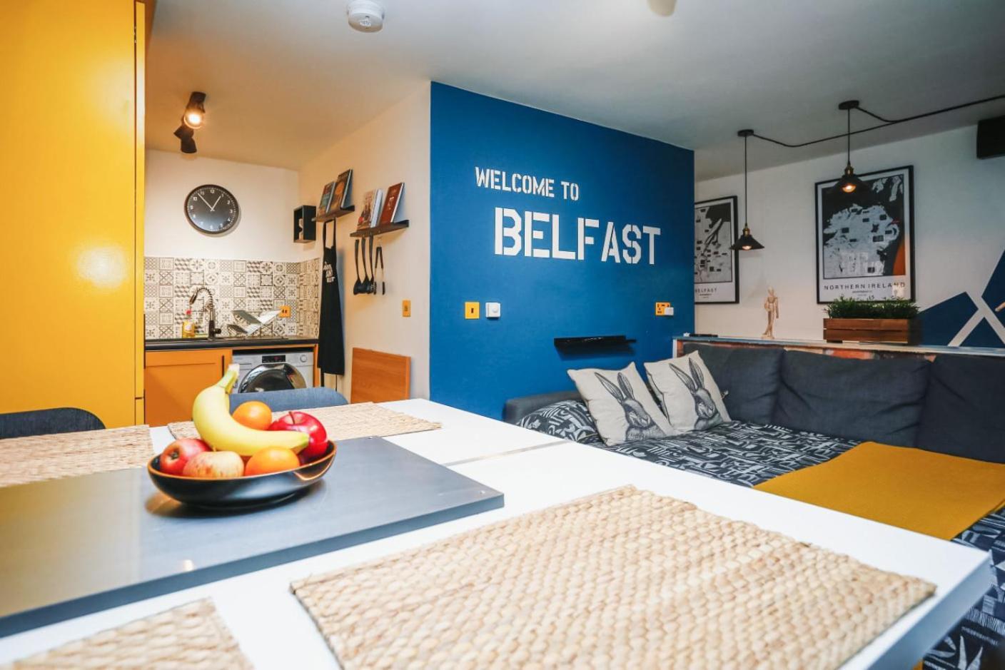 Funky City Apartment - Secure Parking - Wifi - Sleeps 6 - No Parties Belfast Exterior foto
